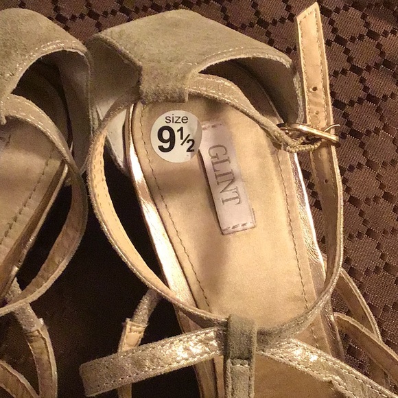 NWT Strappy Sandals - Picture 4 of 5